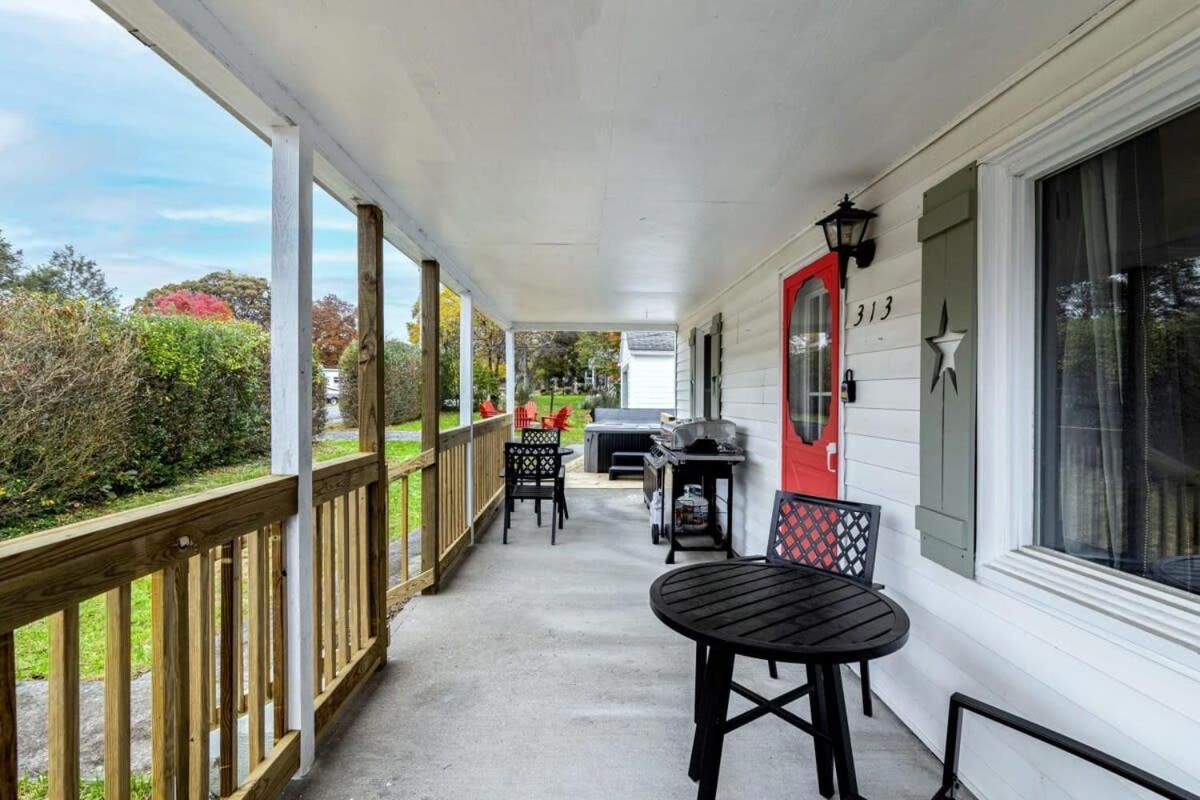 New River Gorge Cottage W Hot Tub, Fire Pit, Grill Oak Hill Exterior photo