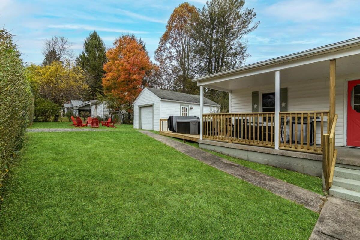 New River Gorge Cottage W Hot Tub, Fire Pit, Grill Oak Hill Exterior photo